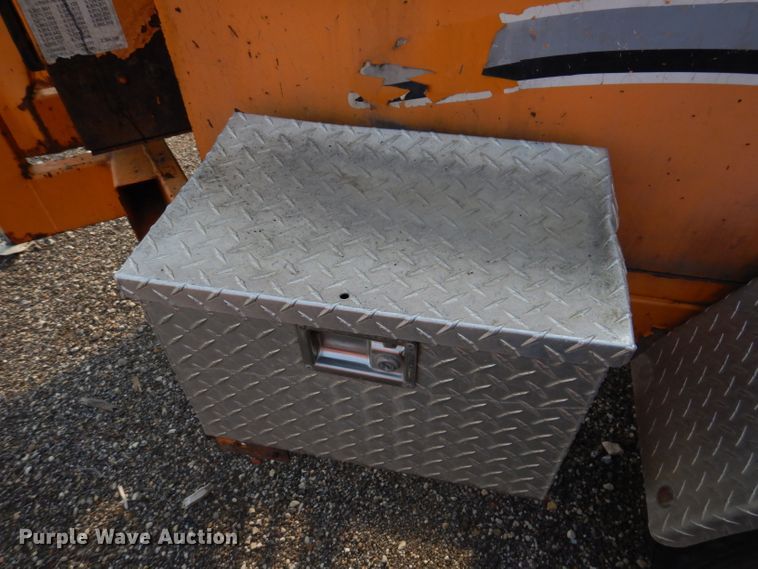 image for item IN9989 2006 Bandit 250  wood chipper