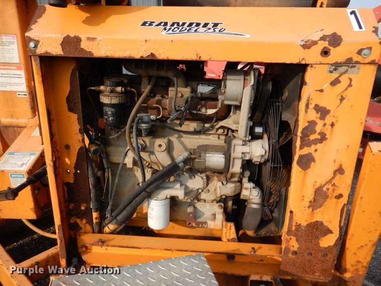 image for item IN9989 2006 Bandit 250  wood chipper