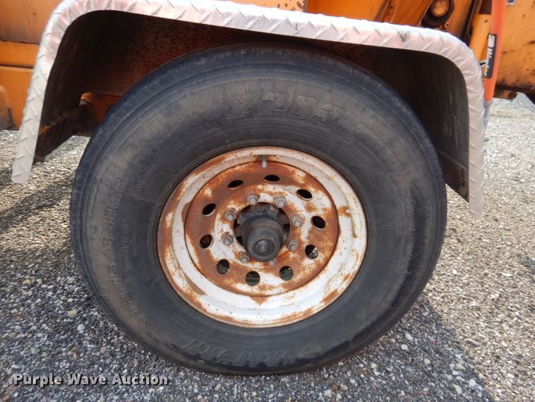 image for item IN9989 2006 Bandit 250  wood chipper