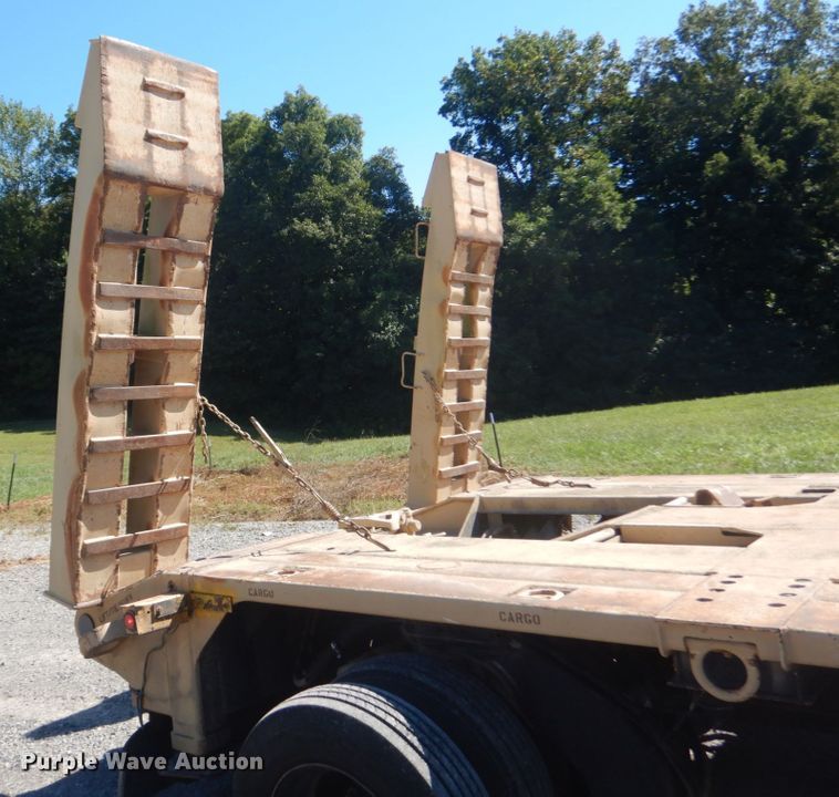 image for item JG9094 2012 Systems & Electronics M1000  equipment trailer