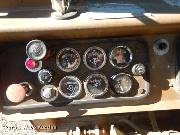 image for item JG9096 1985 Caterpillar 621B  conventional scraper