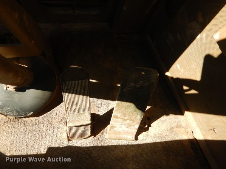 image for item JG9096 1985 Caterpillar 621B  conventional scraper