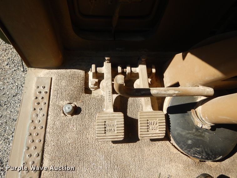 image for item JG9096 1985 Caterpillar 621B  conventional scraper