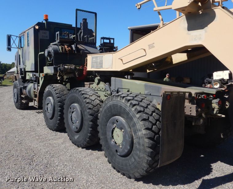 image for item JG9097 1994 Oshkosh M1070  semi truck