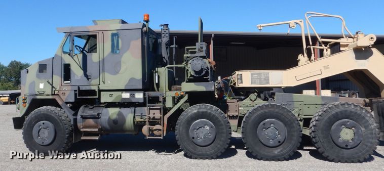 image for item JG9097 1994 Oshkosh M1070  semi truck