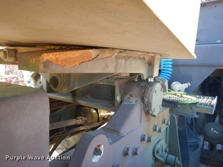 image for item JG9097 1994 Oshkosh M1070  semi truck