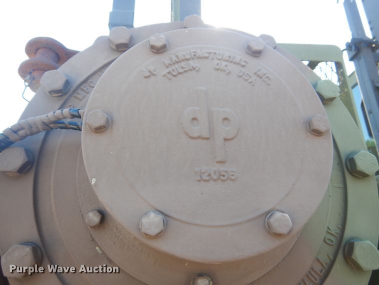 image for item JG9097 1994 Oshkosh M1070  semi truck