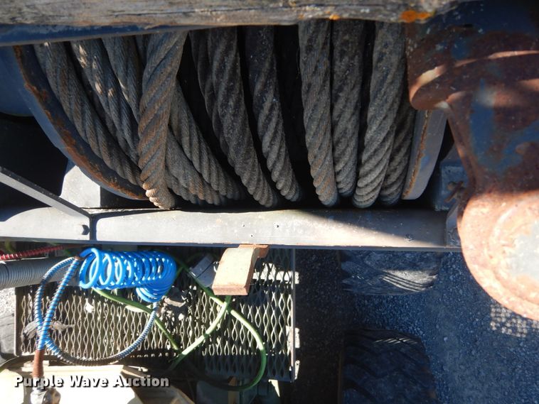 image for item JG9097 1994 Oshkosh M1070  semi truck