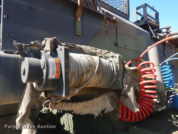 image for item JG9097 1994 Oshkosh M1070  semi truck