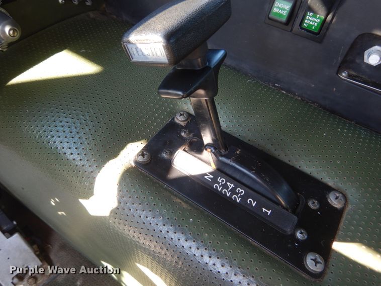 image for item JG9097 1994 Oshkosh M1070  semi truck