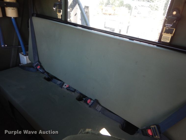 image for item JG9097 1994 Oshkosh M1070  semi truck