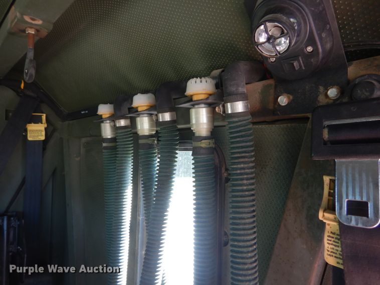 image for item JG9097 1994 Oshkosh M1070  semi truck