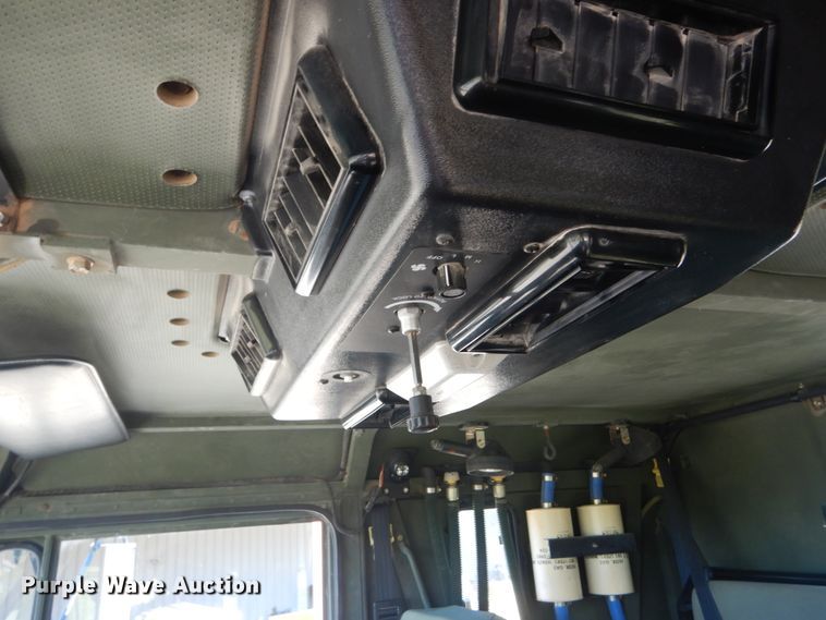 image for item JG9097 1994 Oshkosh M1070  semi truck