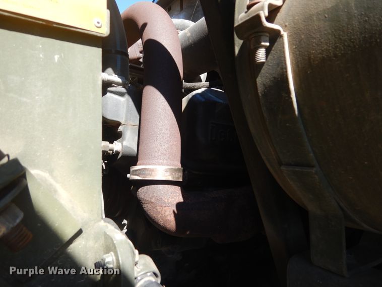 image for item JG9097 1994 Oshkosh M1070  semi truck