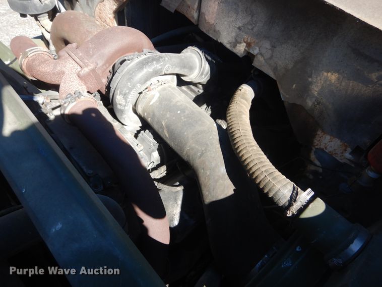 image for item JG9097 1994 Oshkosh M1070  semi truck