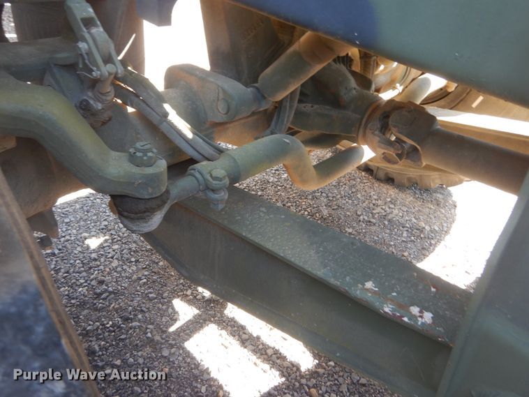 image for item JG9097 1994 Oshkosh M1070  semi truck