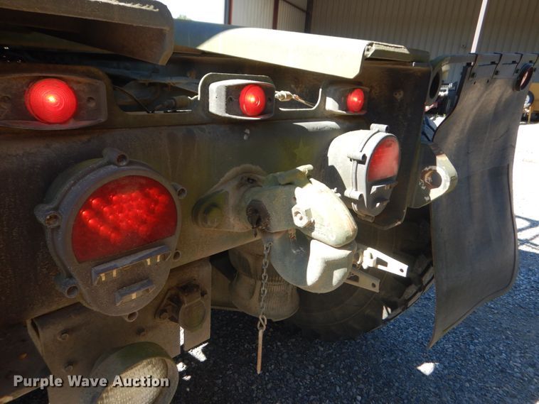 image for item JG9097 1994 Oshkosh M1070  semi truck