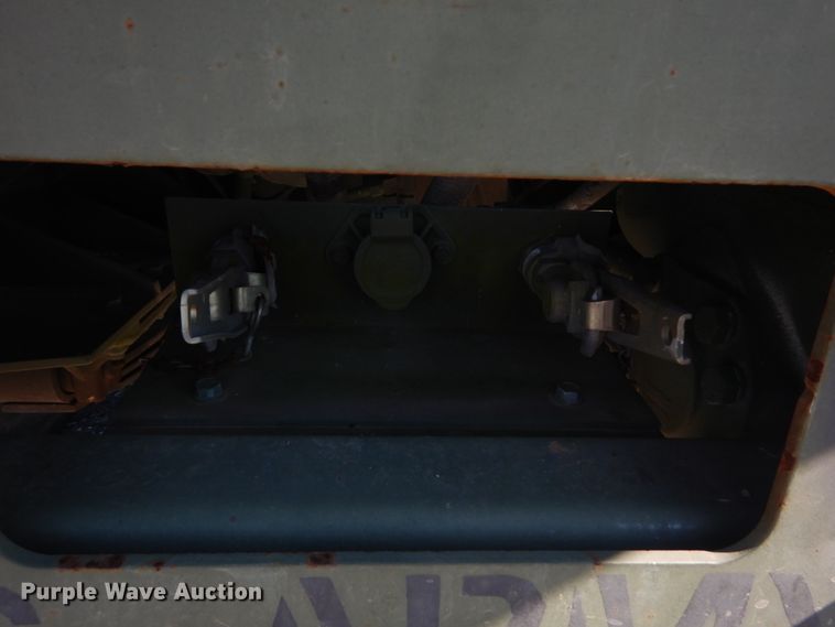 image for item JG9097 1994 Oshkosh M1070  semi truck