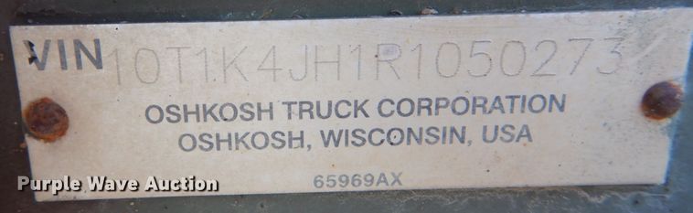 image for item JG9097 1994 Oshkosh M1070  semi truck