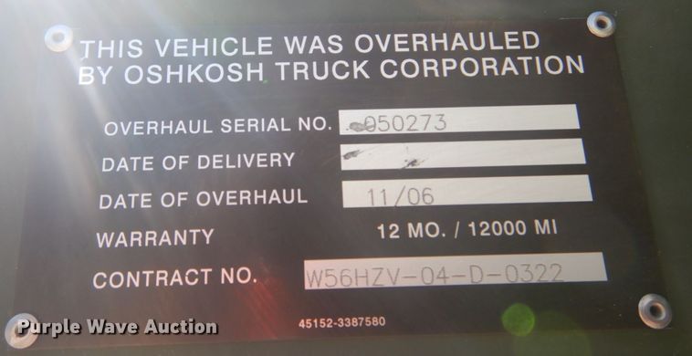 image for item JG9097 1994 Oshkosh M1070  semi truck