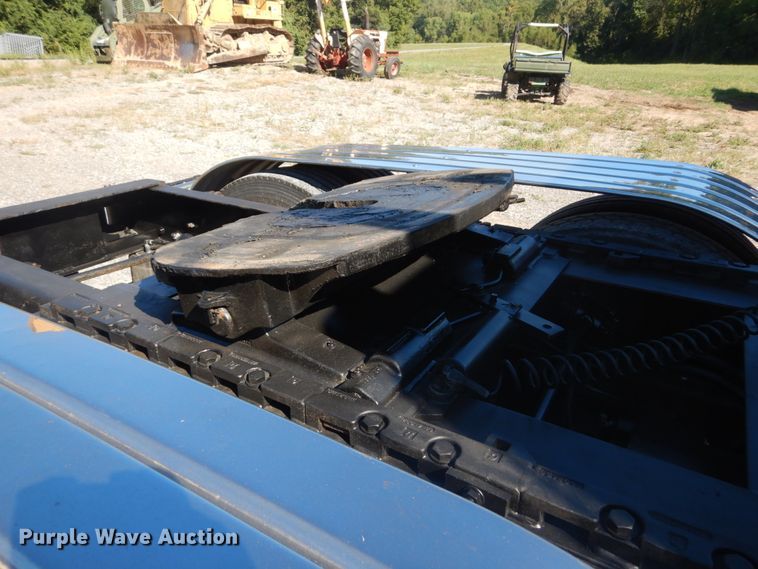 image for item JG9099 2004 Freightliner Columbia 120  semi truck