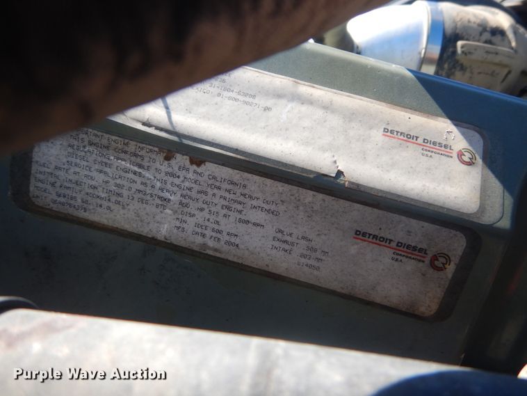 image for item JG9099 2004 Freightliner Columbia 120  semi truck