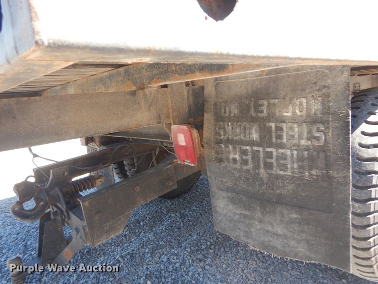 image for item JG9100 1976 Ford F600  dump flatbed truck