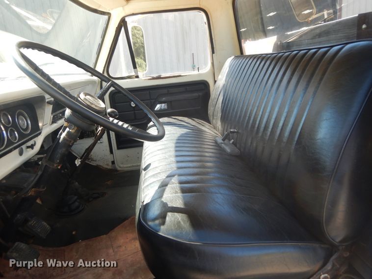 image for item JG9100 1976 Ford F600  dump flatbed truck