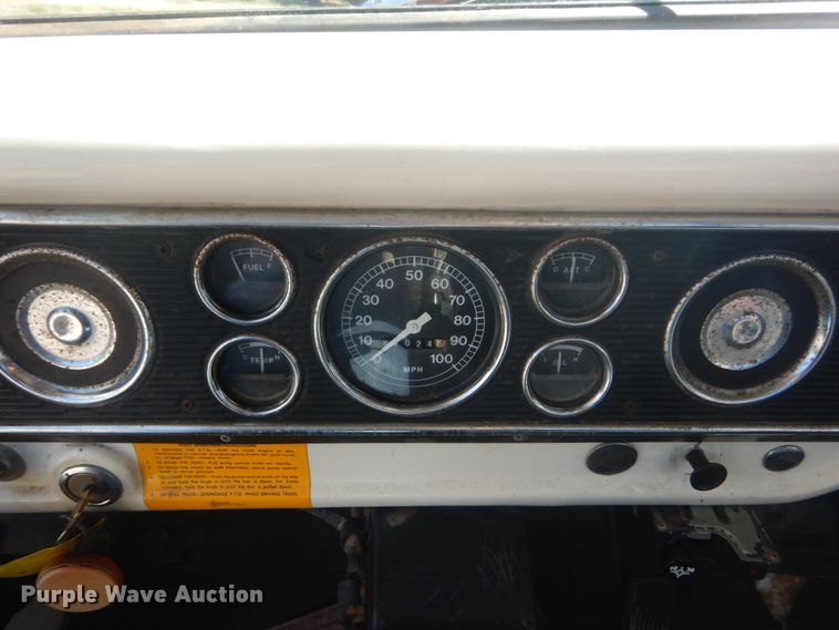 image for item JG9100 1976 Ford F600  dump flatbed truck