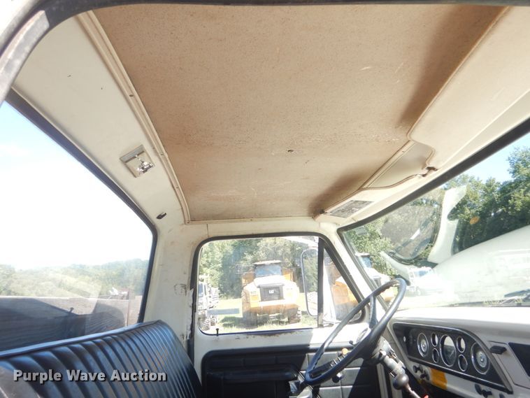 image for item JG9100 1976 Ford F600  dump flatbed truck