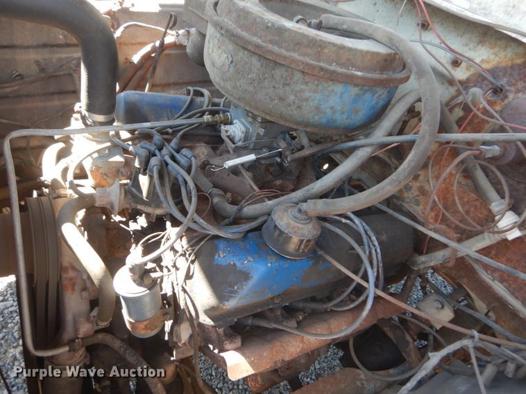 image for item JG9100 1976 Ford F600  dump flatbed truck