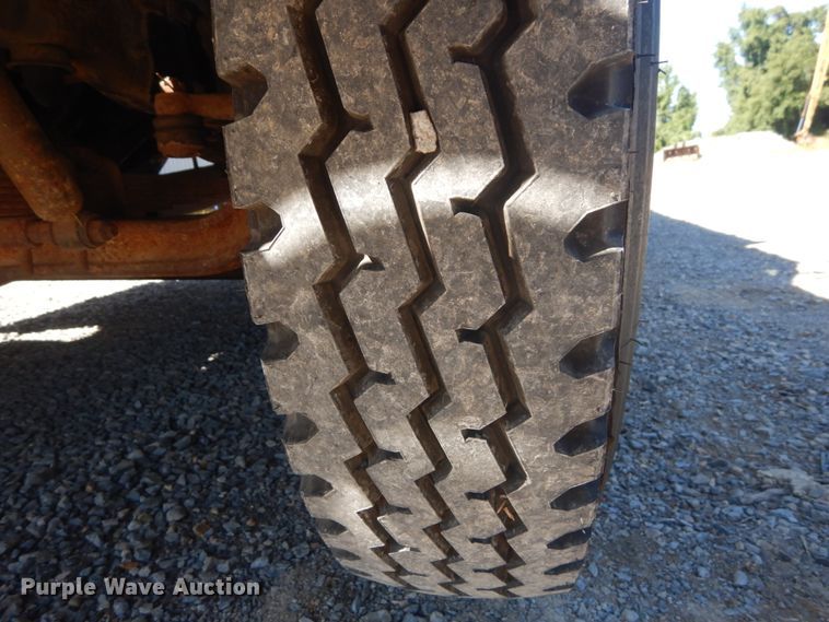 image for item JG9100 1976 Ford F600  dump flatbed truck