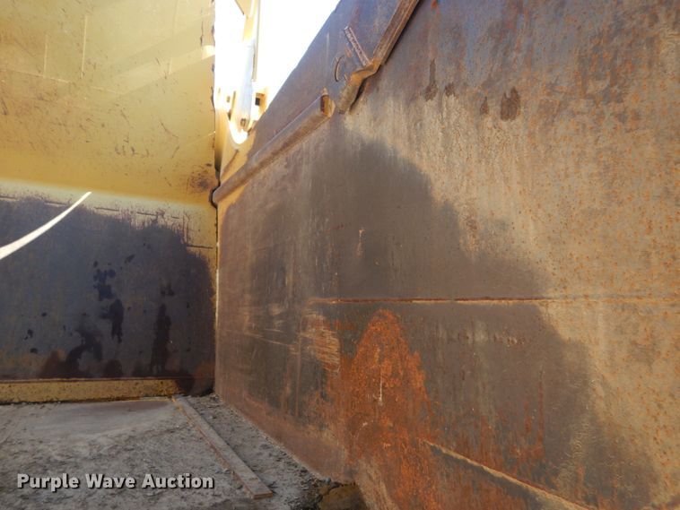 image for item JG9102 2007 Caterpillar 627G  conventional scraper