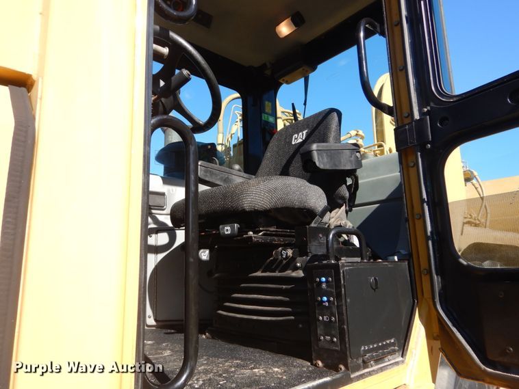 image for item JG9102 2007 Caterpillar 627G  conventional scraper