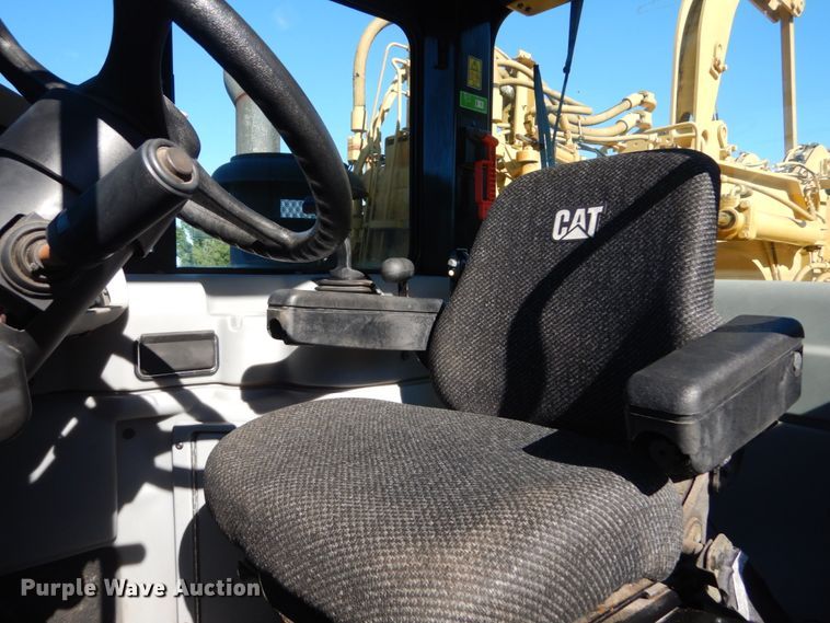 image for item JG9102 2007 Caterpillar 627G  conventional scraper
