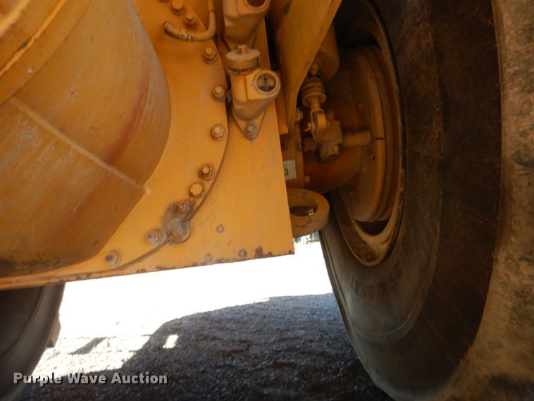 image for item JG9102 2007 Caterpillar 627G  conventional scraper