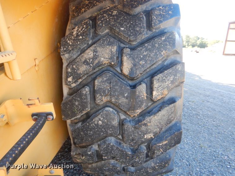 image for item JG9102 2007 Caterpillar 627G  conventional scraper