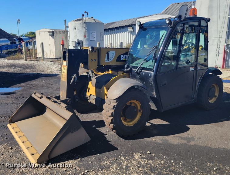 image for item JG9126 2015 Caterpillar TH255C  telehandler