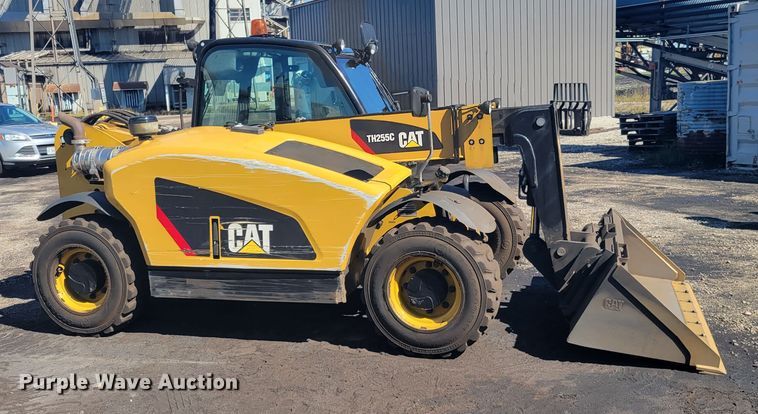 image for item JG9126 2015 Caterpillar TH255C  telehandler