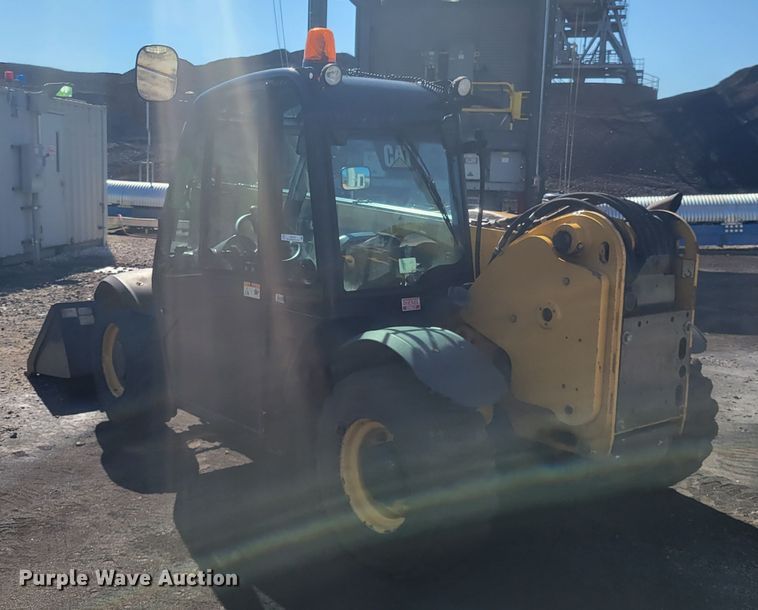 image for item JG9126 2015 Caterpillar TH255C  telehandler