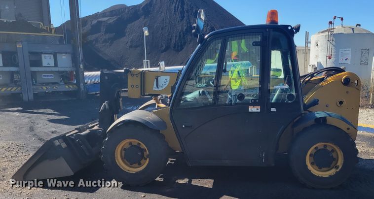 image for item JG9126 2015 Caterpillar TH255C  telehandler