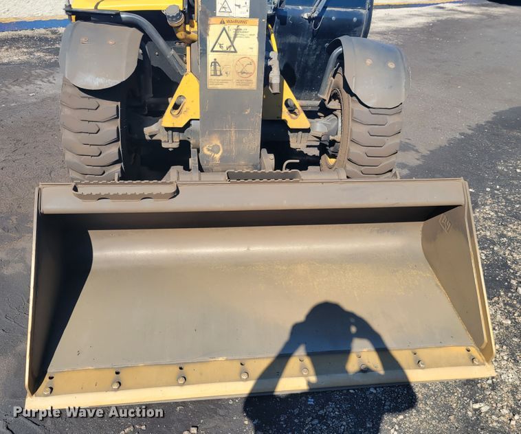 image for item JG9126 2015 Caterpillar TH255C  telehandler