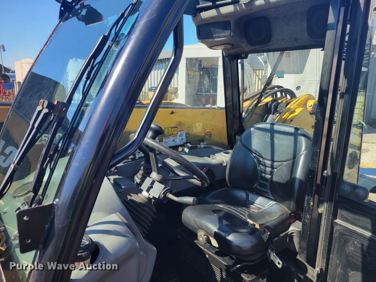 image for item JG9126 2015 Caterpillar TH255C  telehandler