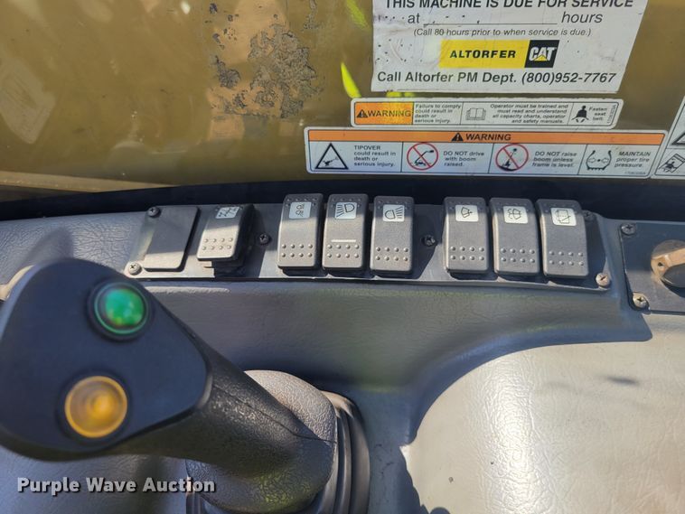 image for item JG9126 2015 Caterpillar TH255C  telehandler