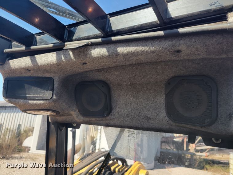 image for item JG9126 2015 Caterpillar TH255C  telehandler