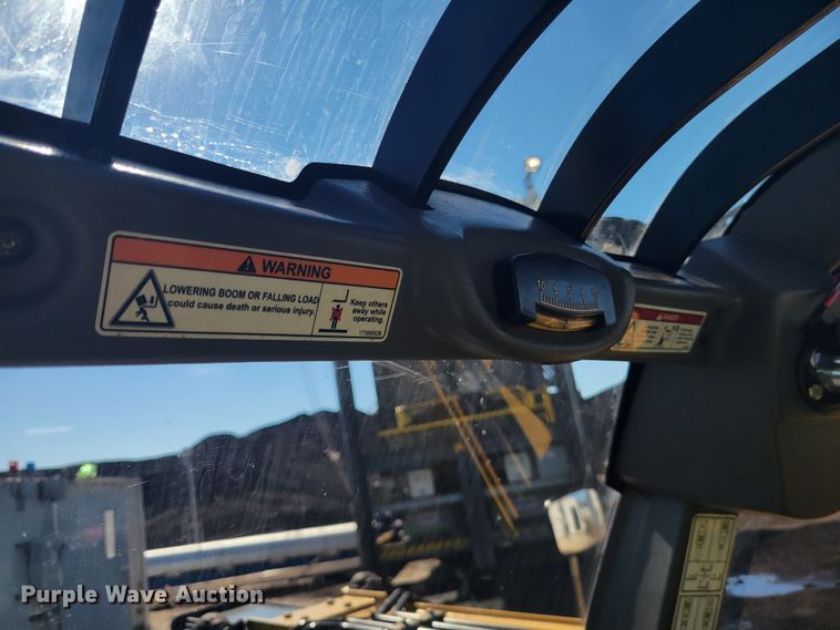 image for item JG9126 2015 Caterpillar TH255C  telehandler