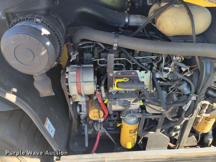 image for item JG9126 2015 Caterpillar TH255C  telehandler