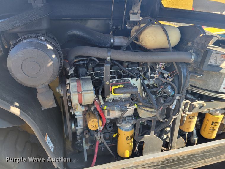 image for item JG9126 2015 Caterpillar TH255C  telehandler