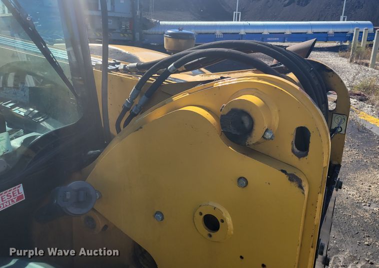 image for item JG9126 2015 Caterpillar TH255C  telehandler