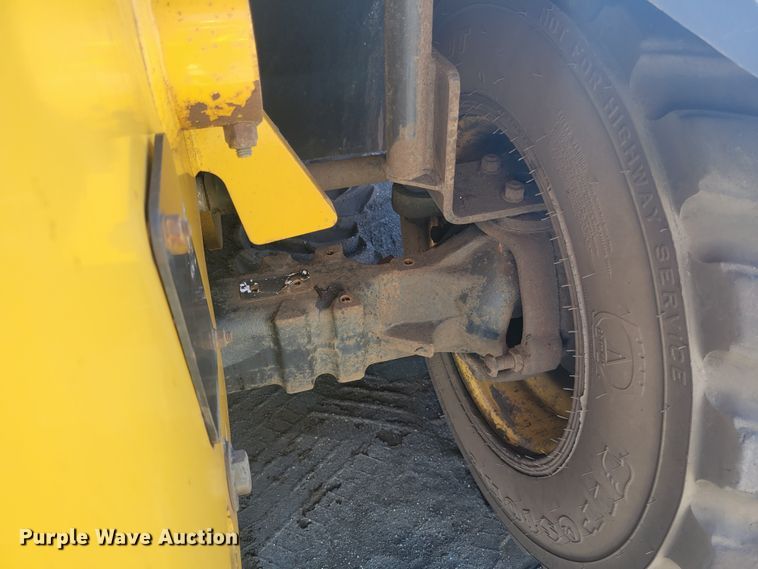 image for item JG9126 2015 Caterpillar TH255C  telehandler